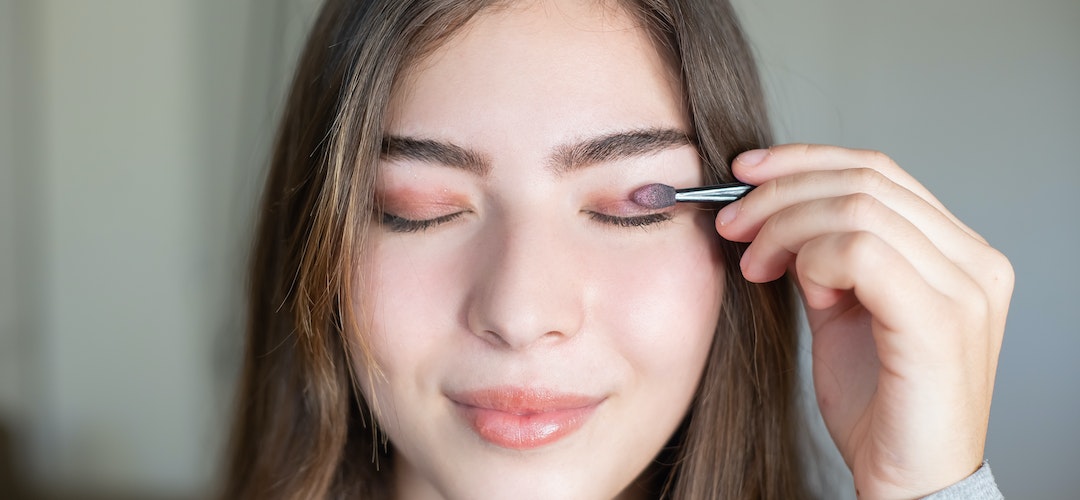Tips for fake eyelashes to look natural