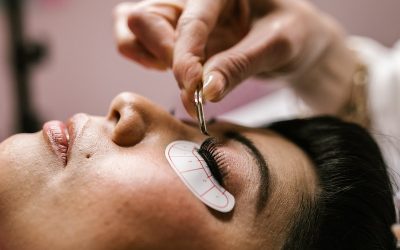 Minimizing the Dangers of False Eyelashes