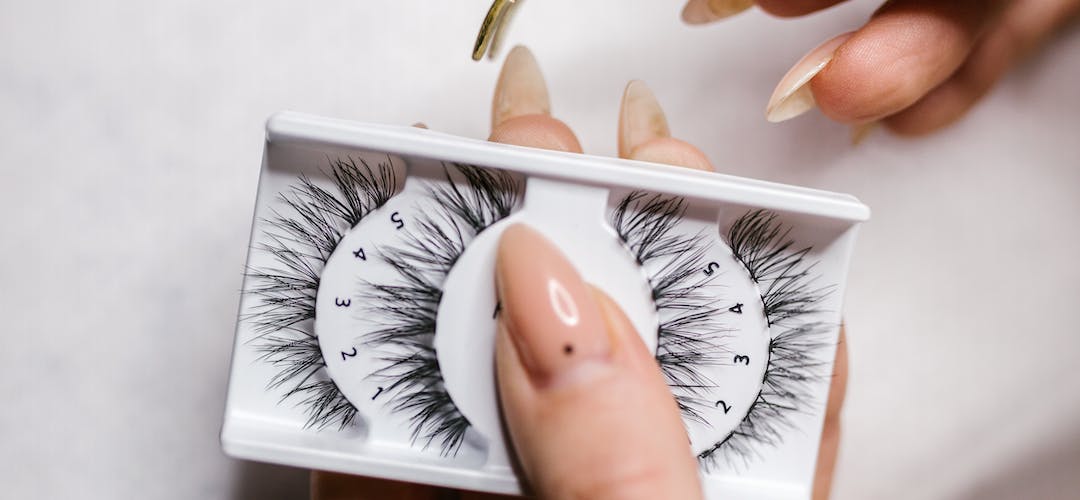 How Can Eyelashes Increase Self-Confidence
